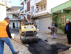 DUMLUPINAR MAHALLESNDE YOLLARIN BAKIMI YAPILIYOR