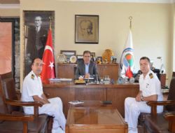 skenderun Deniz Er Eitim Alay Komutan'ndan Belediye Bakan Dr.Yusuf H.Civelek'e ziyaret
